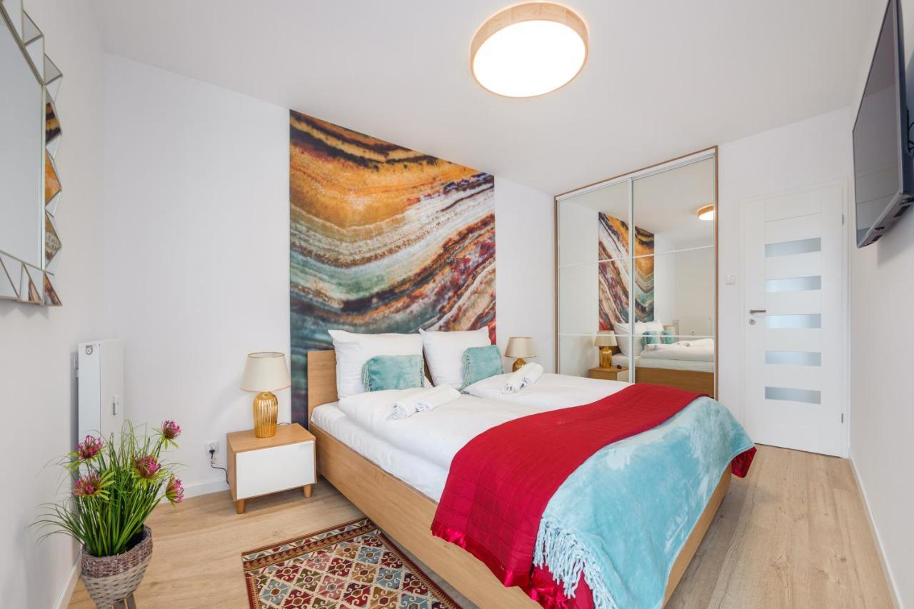 Apartamenty Sun & Snow Nadmorskie Tarasy Z Basenem Kolobrzeg Ngoại thất bức ảnh