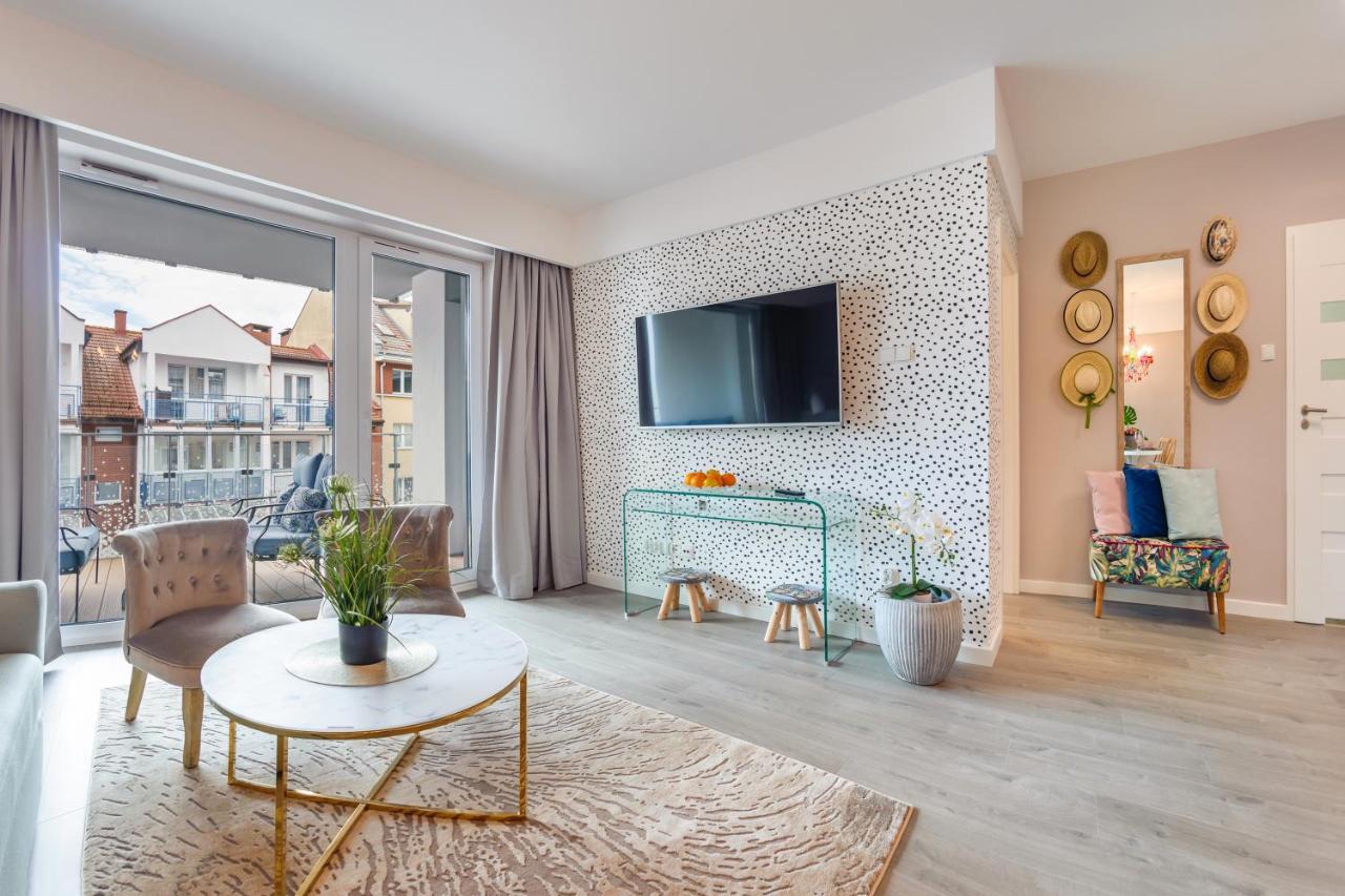 Apartamenty Sun & Snow Nadmorskie Tarasy Z Basenem Kolobrzeg Ngoại thất bức ảnh
