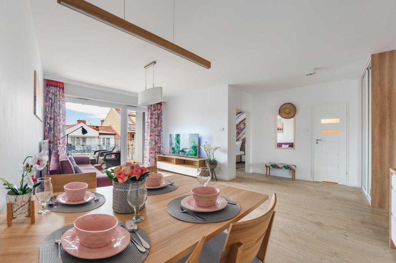 Apartamenty Sun & Snow Nadmorskie Tarasy Z Basenem Kolobrzeg Ngoại thất bức ảnh