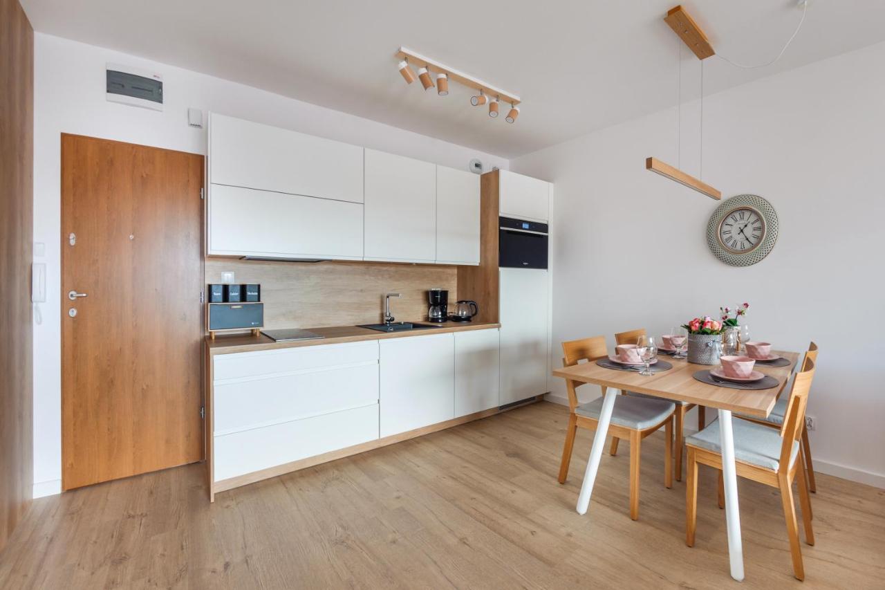 Apartamenty Sun & Snow Nadmorskie Tarasy Z Basenem Kolobrzeg Ngoại thất bức ảnh