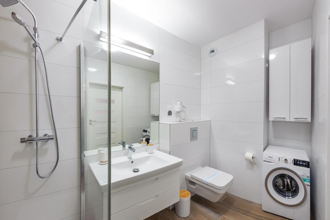 Apartamenty Sun & Snow Nadmorskie Tarasy Z Basenem Kolobrzeg Ngoại thất bức ảnh