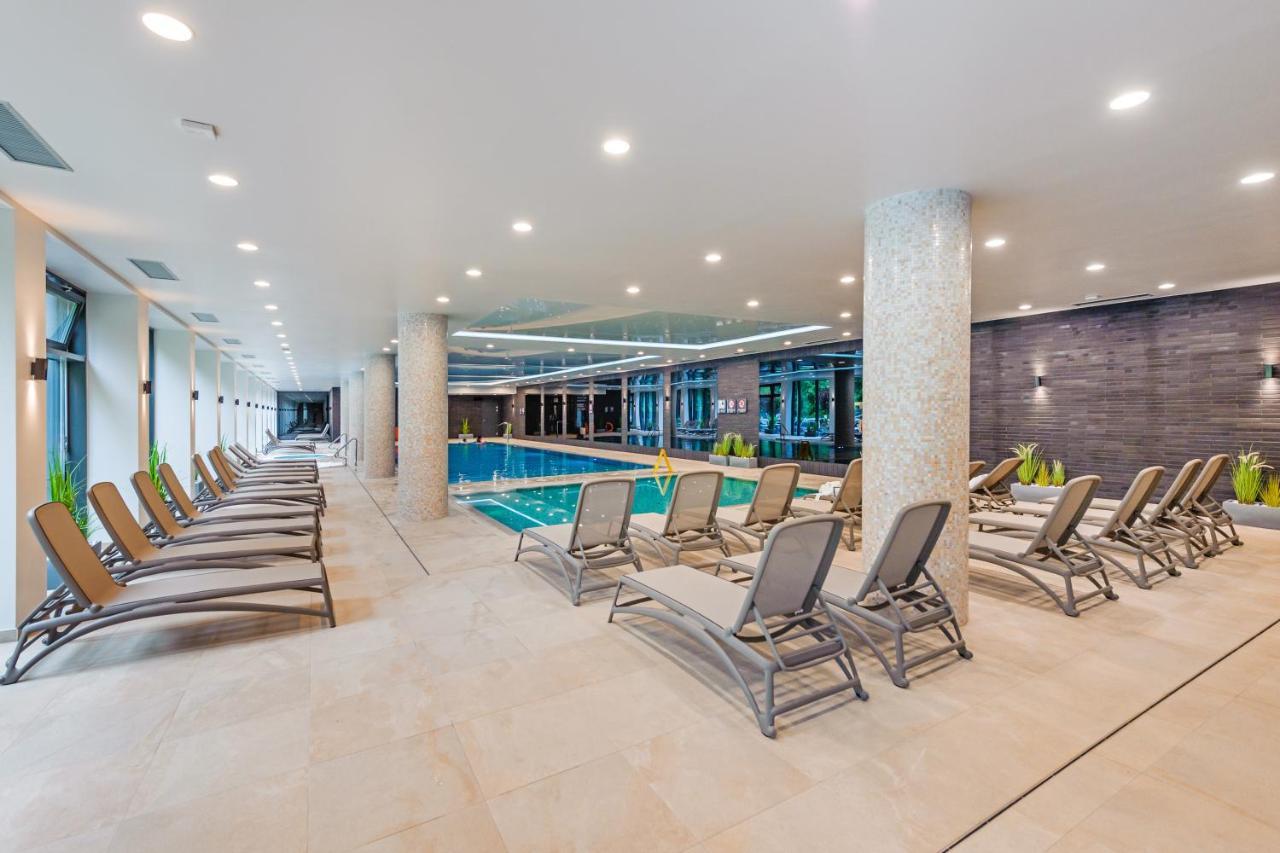 Apartamenty Sun & Snow Nadmorskie Tarasy Z Basenem Kolobrzeg Ngoại thất bức ảnh