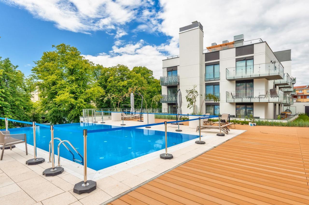 Apartamenty Sun & Snow Nadmorskie Tarasy Z Basenem Kolobrzeg Ngoại thất bức ảnh