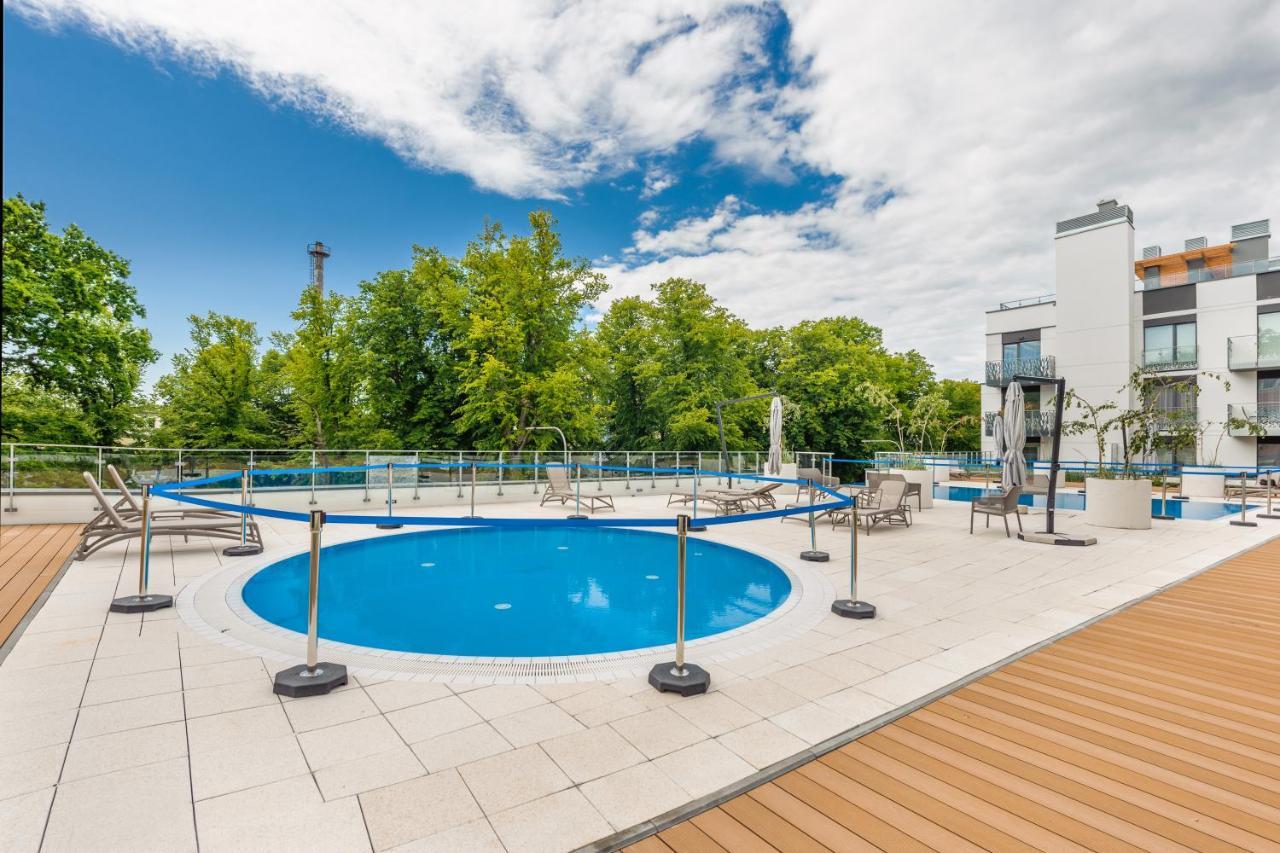 Apartamenty Sun & Snow Nadmorskie Tarasy Z Basenem Kolobrzeg Ngoại thất bức ảnh